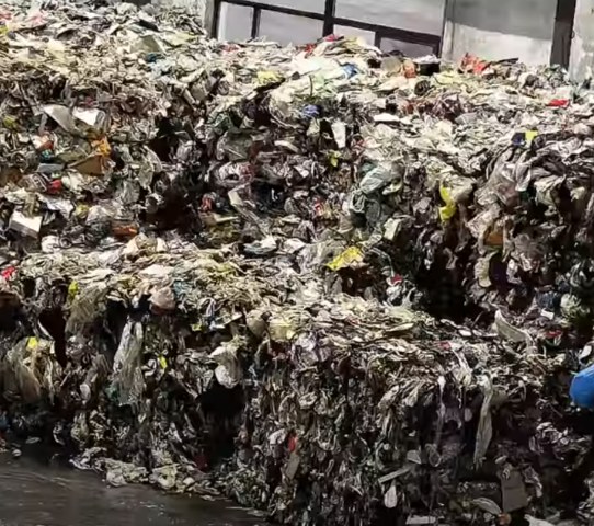 Residuos domésticos mixtos secos y húmedos: clasificación de materiales reciclables de bajo valor