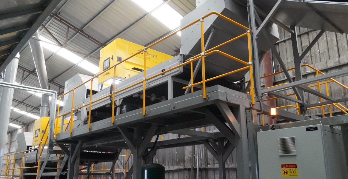 Proyecto automatizado de clasificación de plásticos mixtos multicategoría