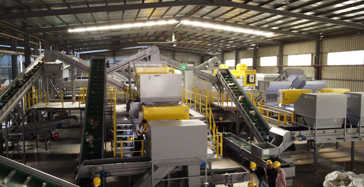 Proyecto de clasificación digital automatizada de plásticos mixtos